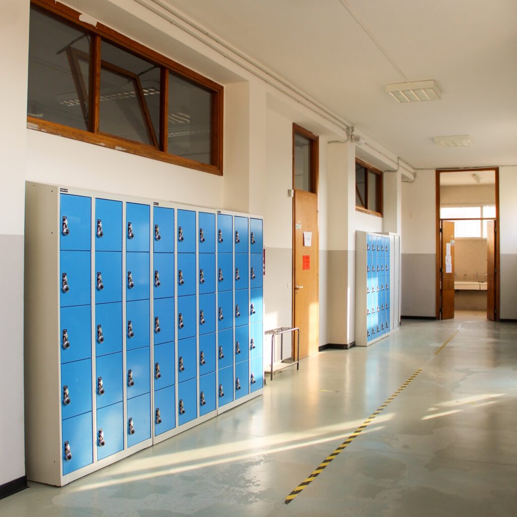 Corridoio scuola Luigi casale