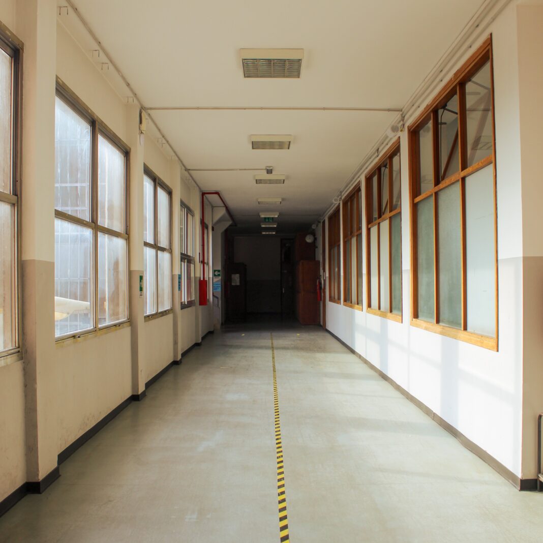 Corridoio scuola Luigi casale