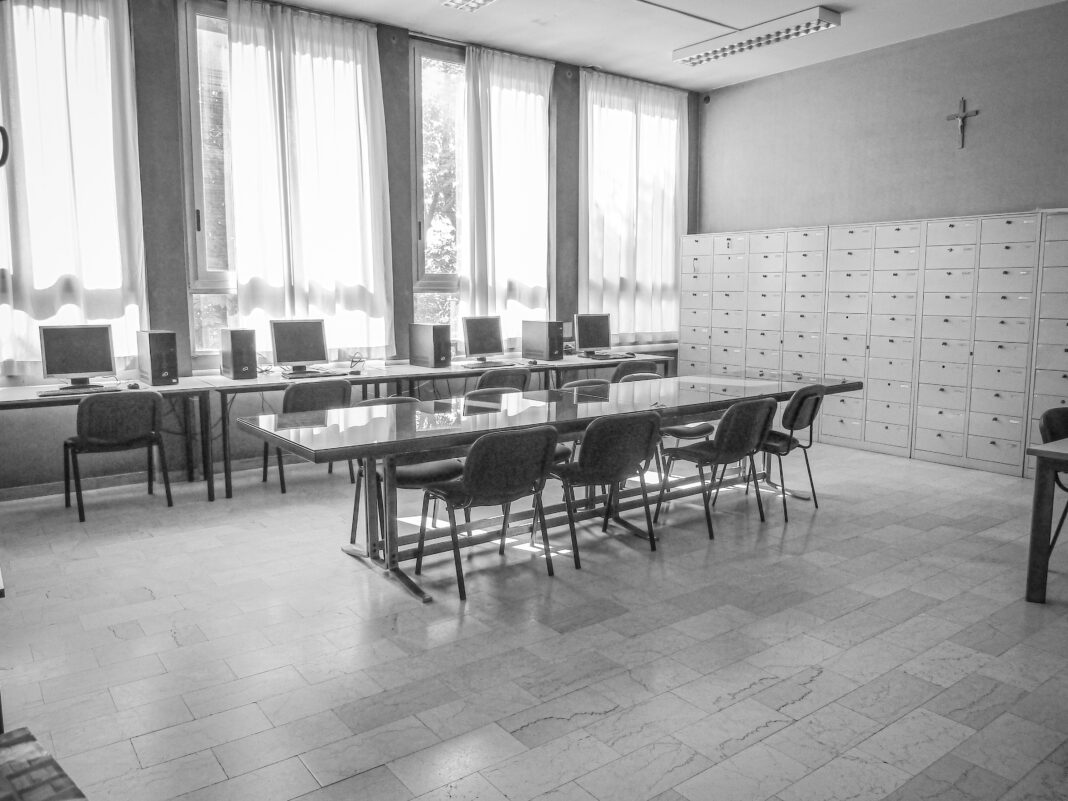 Aula scuola Luigi Casale