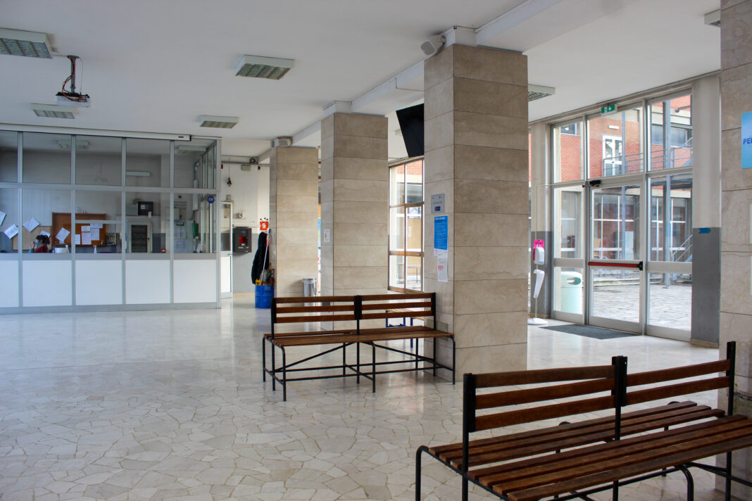 Ingresso scuola Luigi Casale